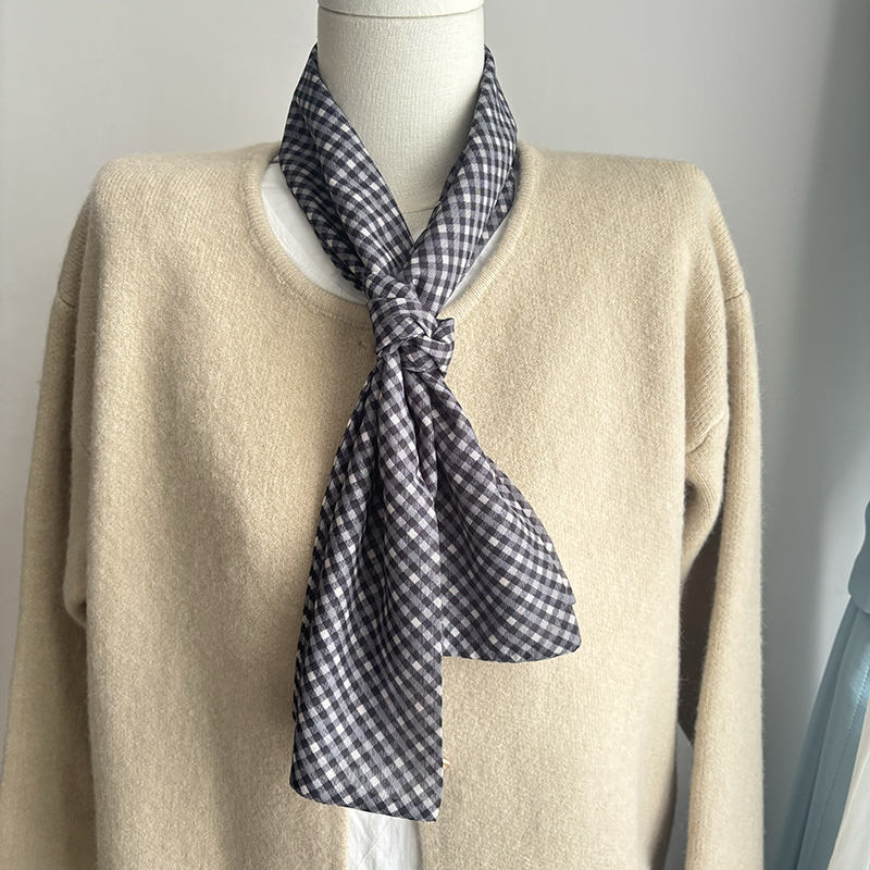 小众复古文艺藏蓝格纹丝巾薄款