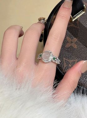 法式白色玉石戒指女奢华精致高级感2024年新款气质百搭食指戒指环