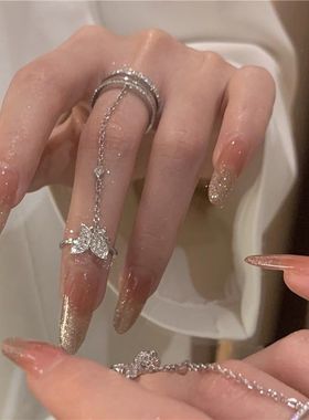 冷淡风时尚高级连体戒指女小众设计感一体式轻奢蝴蝶链条带双指环