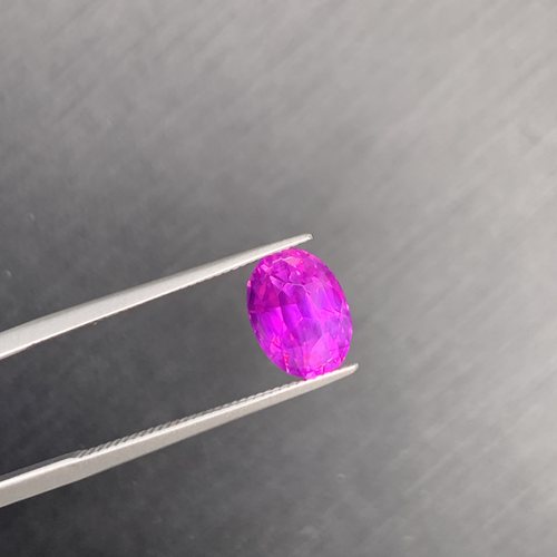 2.6克拉天然薰衣草蓝宝石 干净玻璃体颜色浓艳 吉尔德证书