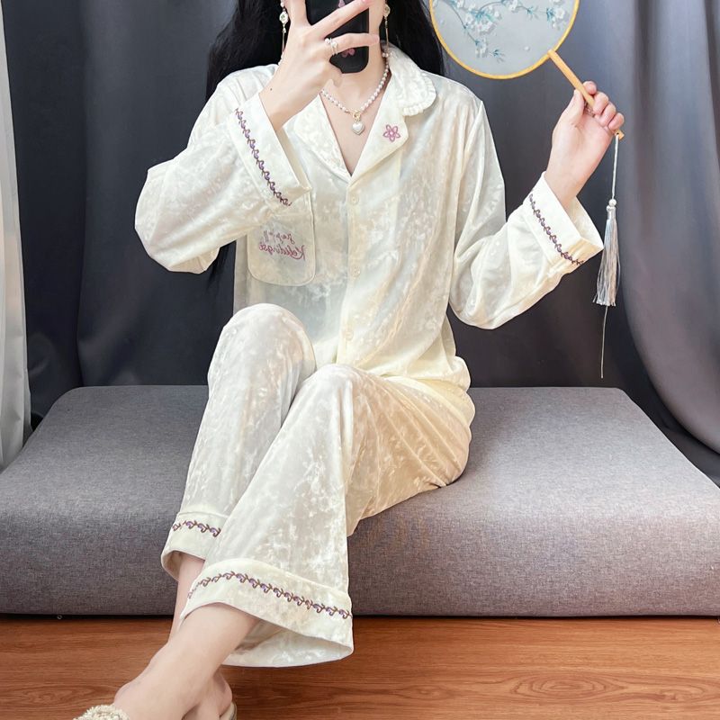 香槟白金丝绒花边长袖睡衣女秋冬2026年新款轻奢慵懒风家居服套装