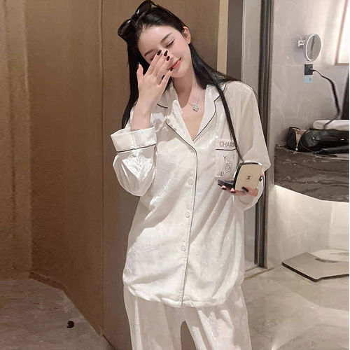 金丝绒撞色边字母印花轻奢睡衣女