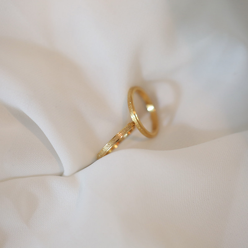 WASH YOUR HANDS WITHOUT PICKING A SIMPLE PLAIN CIRCLE TITANIUM STEEL INDEX FINGER RING MEN AND WOMEN PERSONALITY 18K GOLD PINKY TAIL RING JOINT TIDE