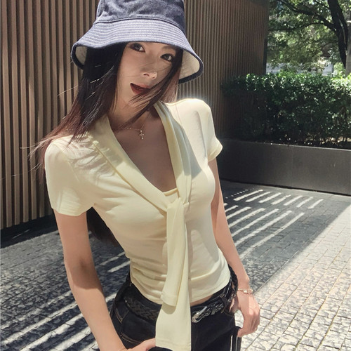 纯欲风正肩短袖带胸垫