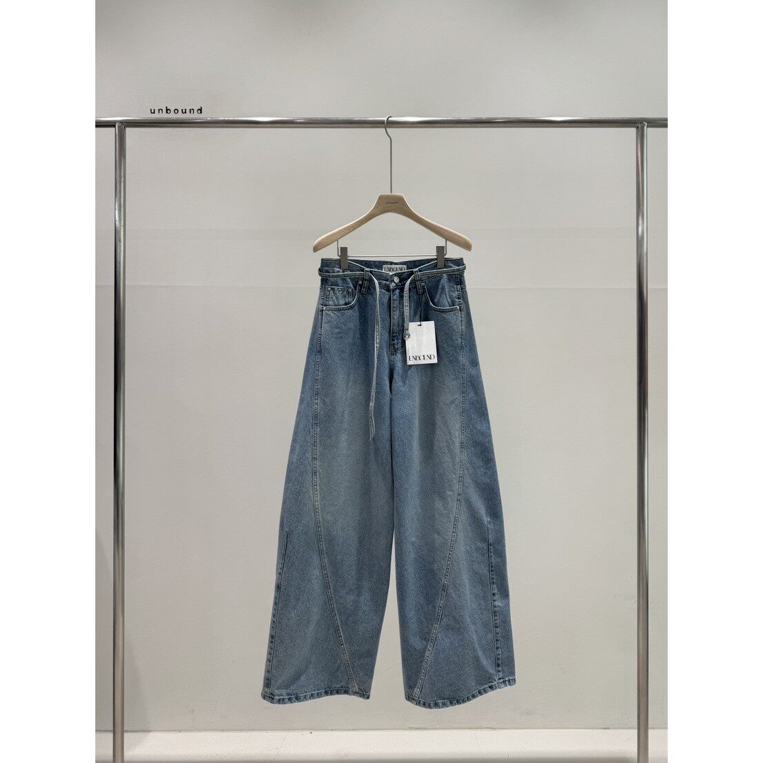 八0130韩国东大门运动牛仔裤区4561099正品端庄休闲个性直邮舒适