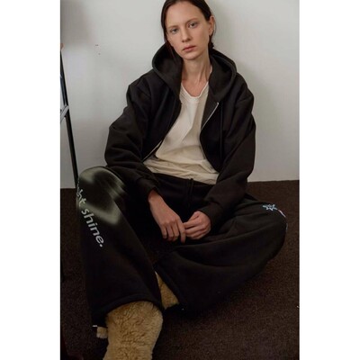 九1105韩国东大门运动户外卫衣区BOLD-8690236秋季时尚通勤独特