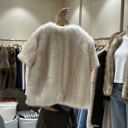 八1211韩国东大门运动瑜伽外套短款大衣区4533786冬季浪漫正品