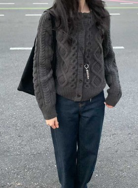 八1213韩国东大门运动户外针织衫区4536391潮流冬款学院新款简约