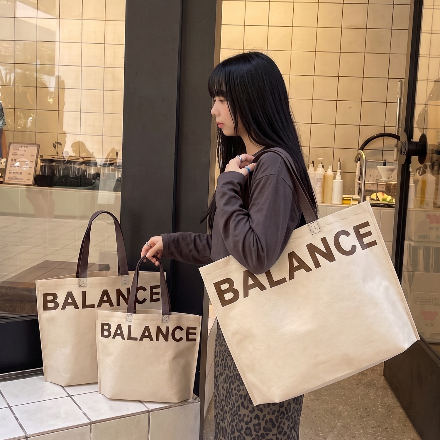 高档无纺布服装店手提袋女装衣服包装购物礼品打包袋子定制批发