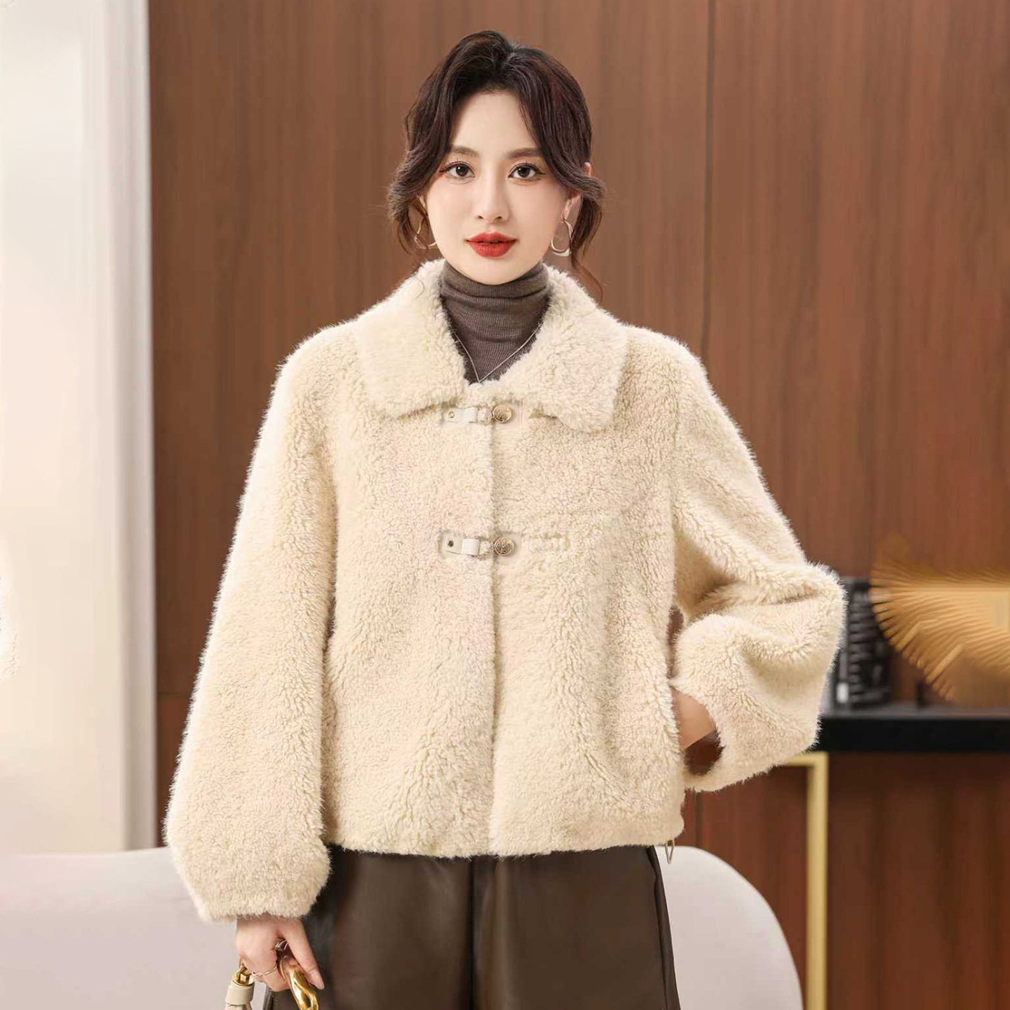 恒源祥冬季女式短款皮毛一体上衣中年妈妈羊羔毛皮草外套加厚保暖,女装/女士精品,中老年女装,淘宝优惠券,粉丝福利购,淘宝优惠卷