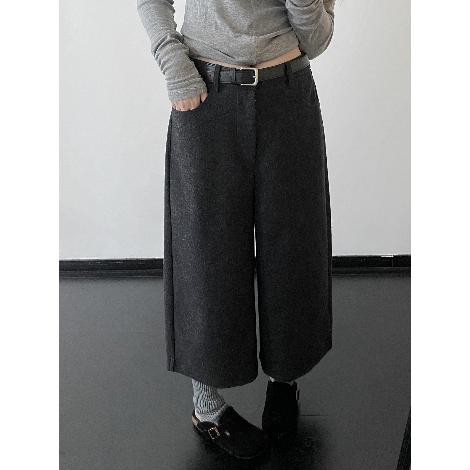 时髦精必入显腿直羊毛呢料8分裤