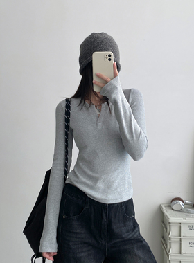 sun柚  花灰色v领针织打底上衣女2025年春秋新款纯色内搭长袖t恤