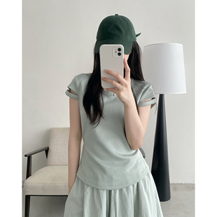 绿色修身 韩系设计感收腰短款 正肩短袖 新款 上衣 T恤女夏季 sun柚