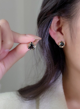 黑色耳钉2025新款爆款气质耳环小众独特大气饰品耳饰女轻奢高级感