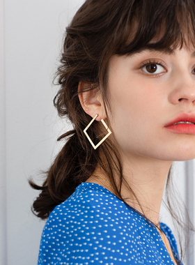 Cider 欧美夸张耳环女2020新款潮冷淡风个性小众耳钉高级感耳饰