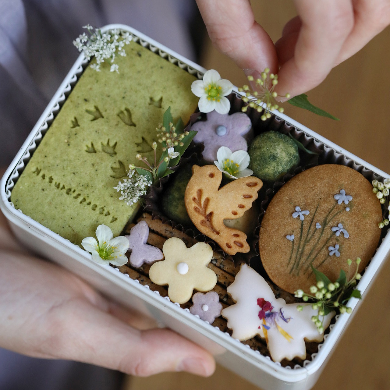 二三研食 春季小鸟曲奇礼盒 手工饼干铁盒装包布礼物零食点心