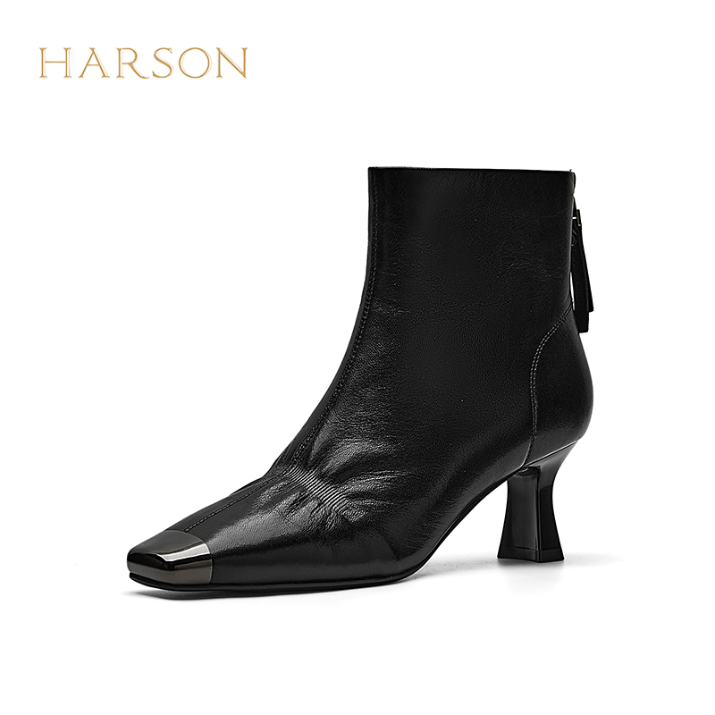 哈森新款秋冬金属方头短靴