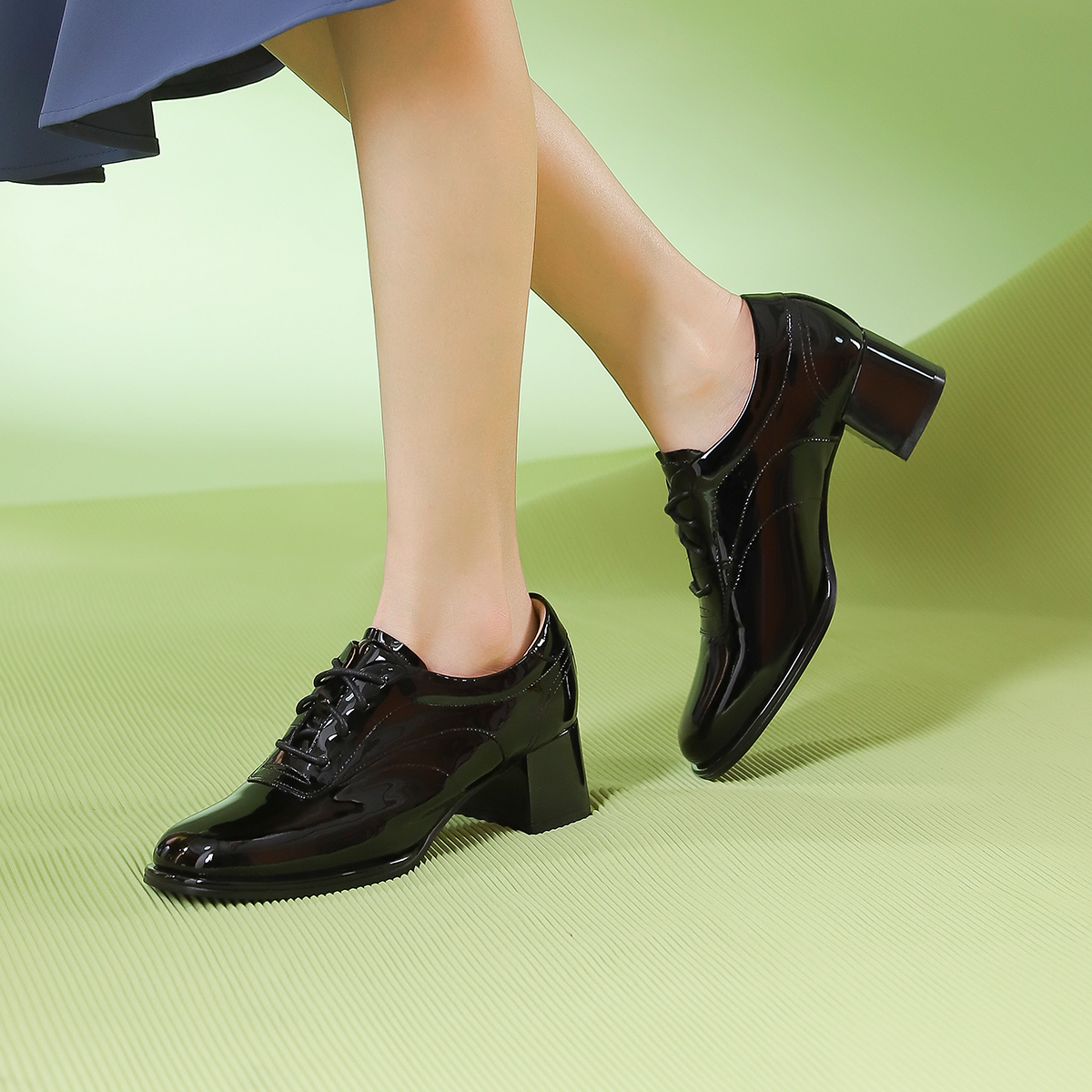 哈森2024年春季新款粗跟单鞋女