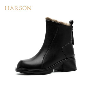 哈森冬季新款时装靴女靴粗跟加绒短靴圆头中跟马丁靴HWA240193