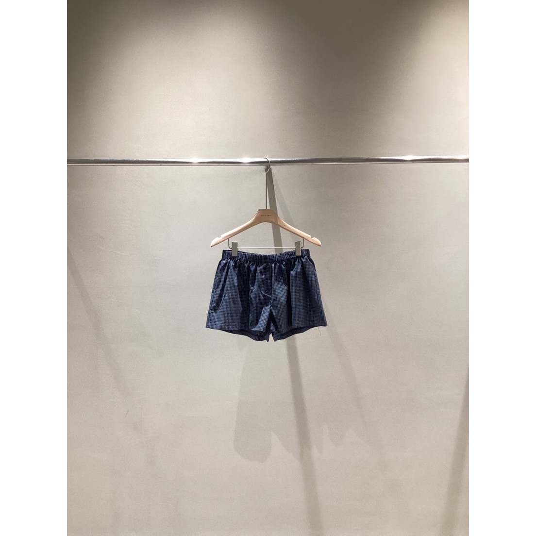 八1010韩国东大门运动短裤区4452319纯色时装正品精致冬款端庄