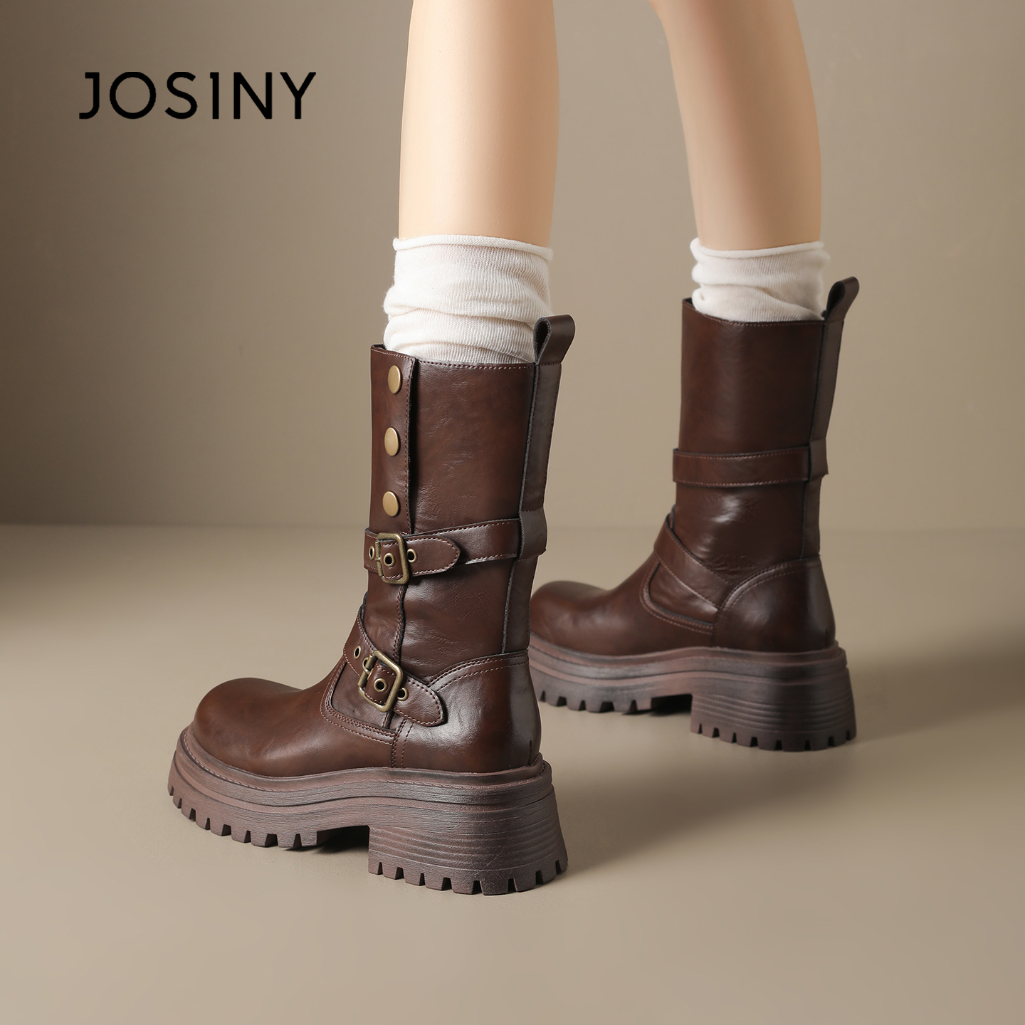 卓诗尼英伦风中筒机车靴女2025新款秋冬加绒皮带扣百搭增高短靴子