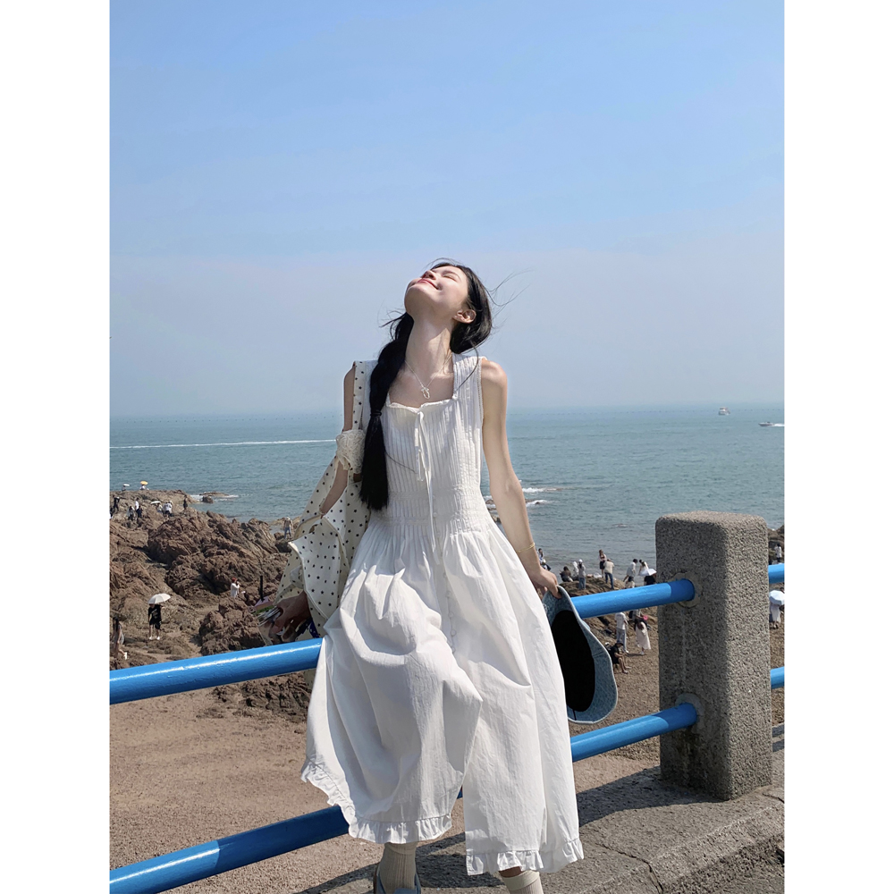 韩系小清新褶皱花边吊带连衣裙2025夏季新款收腰显瘦A字中长裙女