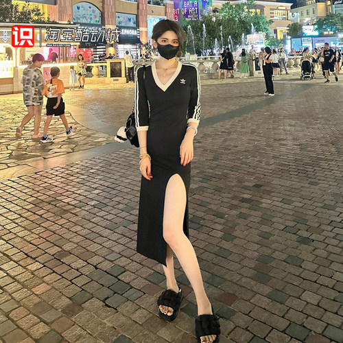 adidas性感V领包臀长裙
