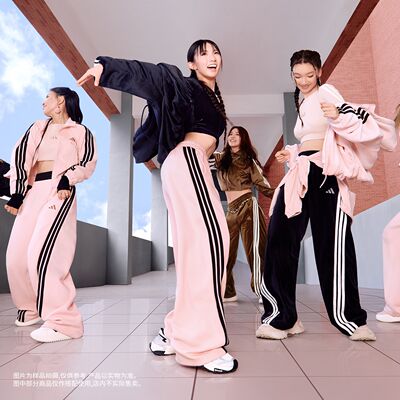 阿迪达斯女子运动宽松训练休闲三条纹香蕉裤针织裤KB7602 KC5456