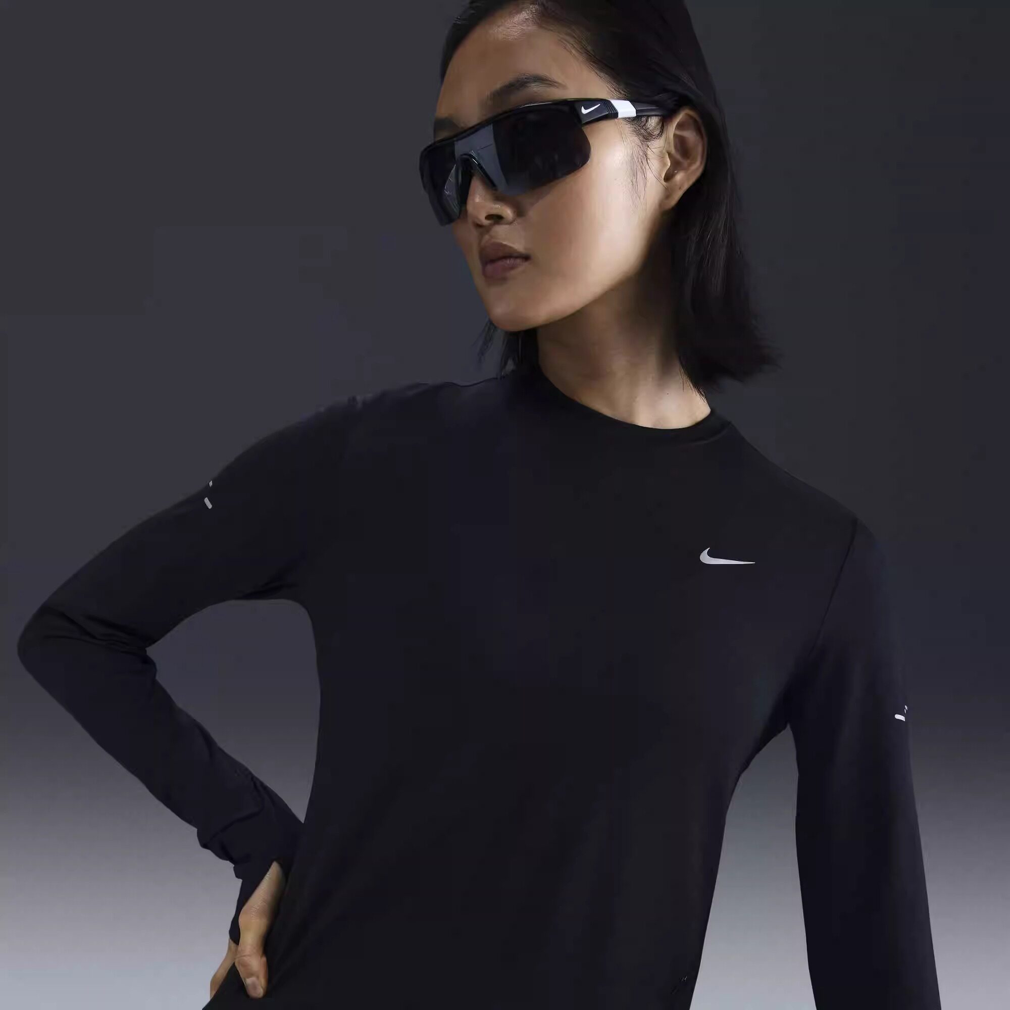 耐克/NIKE女子运动训练防晒速干新款圆领跑步长袖T恤HQ0504-010