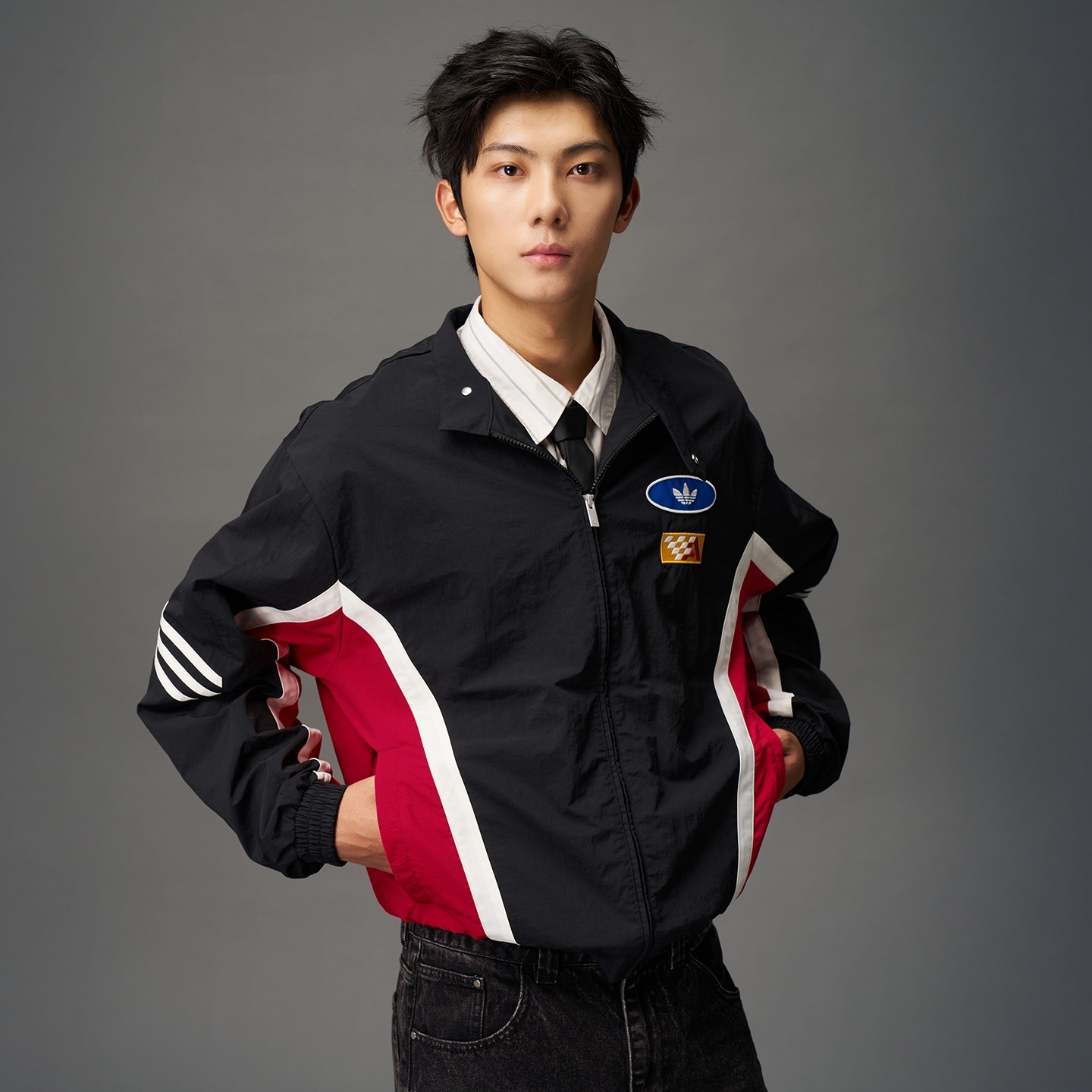 阿迪达斯三叶草男子运动宽松休闲赛车风印花夹克外套KH1201 1202