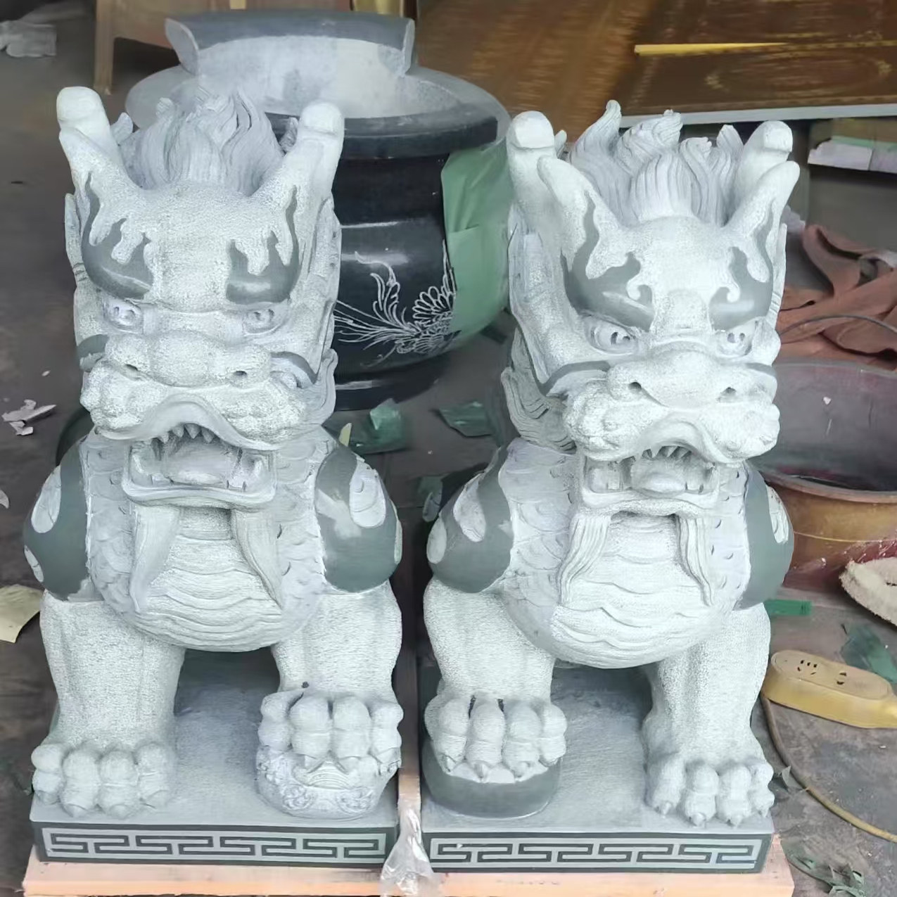 天然青石精美雕刻公母麒麟一对