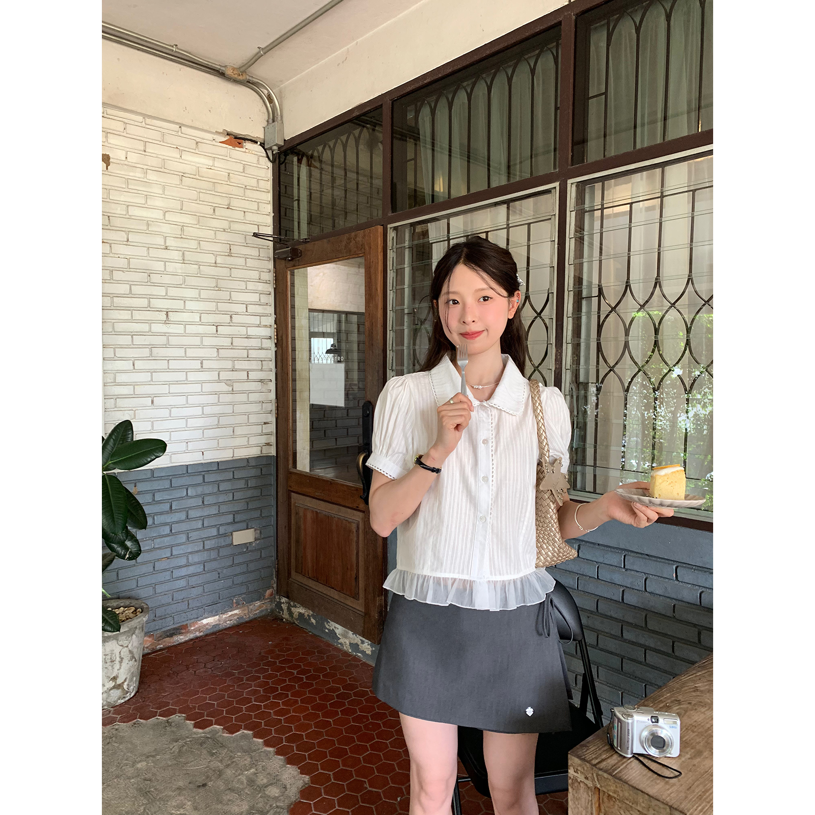 WHYSTUDIO 可酷可甜复古娃娃领蕾丝拼接下摆花边网纱重工短袖衬衫