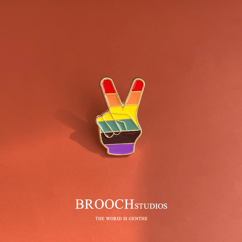 brooch 彩虹胜利手势胸针女可爱日系金属徽章男情侣宝宝配饰品