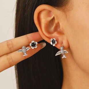 New personalized flying hummingbird flower earrings lady耳钉