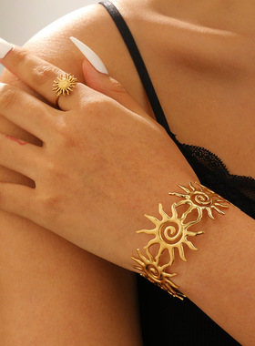 New Fashion Ring Women's Golden Sun Open Ring/Ring bracelet