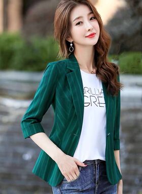 韩版时尚休闲短款西服薄上衣