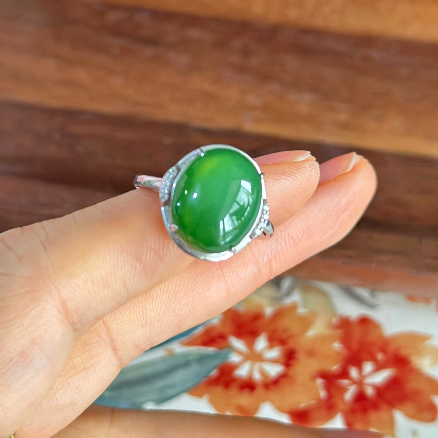 精品天然和田玉俄料碧玉蛋面猫眼戒指S925银镶嵌款活口可调节戒圈