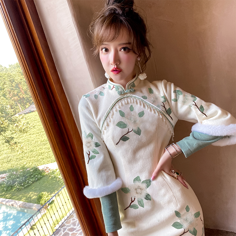 双层袖保暖2021新款刺绣旗袍加厚