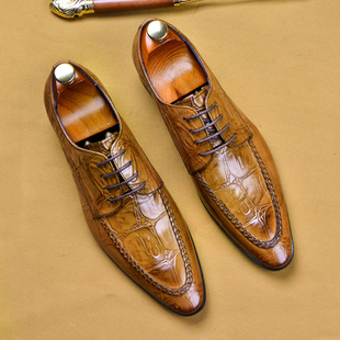 男士尖头皮鞋英伦风鳄鱼纹真皮男鞋新郎结婚鞋商务正装德比鞋棕色