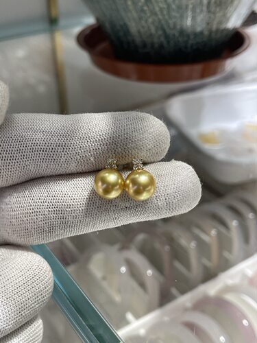 正圆，无暇，亮金 10.07，10.04mm四叶草南洋金珠耳钉18k天然钻石