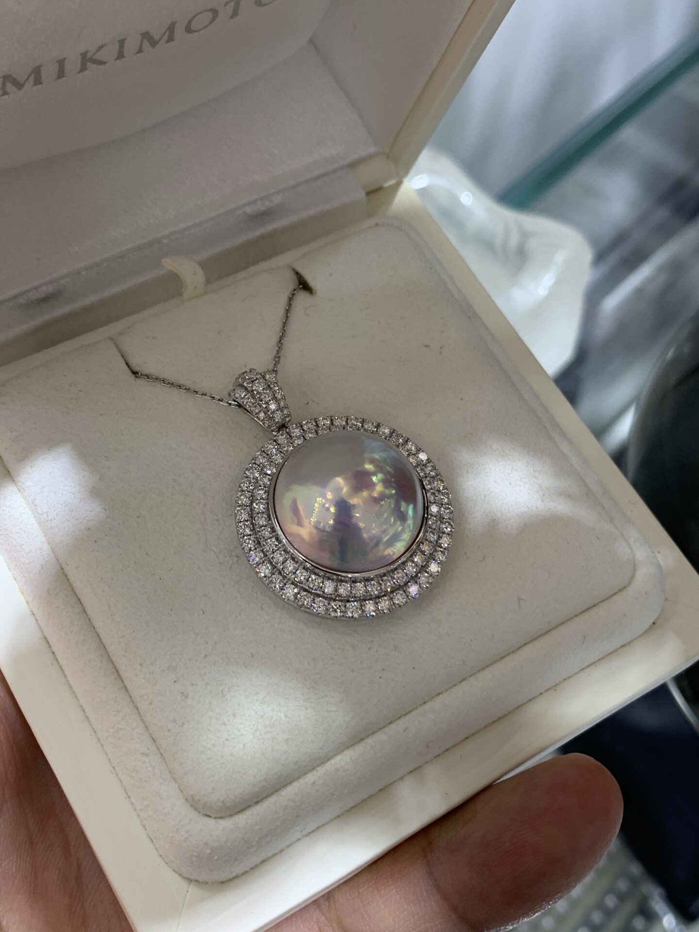 新品同款17～18mm白马贝吊坠 18k天然钻石镶嵌