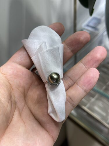 油亮，无暇！！ 11.0mm牛油果金属绿戒指 18k天然钻石镶嵌