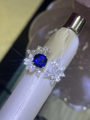 培育皇家蓝s2.56ct，培育钻石d2.35ct戒指pt950镶嵌