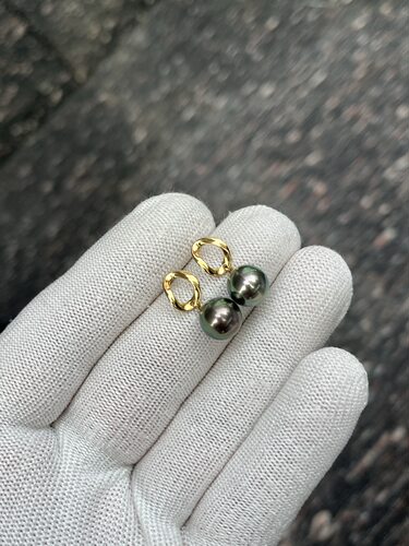 无暇草绿色 9.67，9.52mm大溪地孔雀绿耳钉 经典圈圈款，18k镶嵌