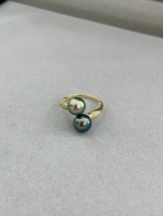 18k镶嵌钻石 无瑕疵 辣色炫彩双珠戒指 8mm左右