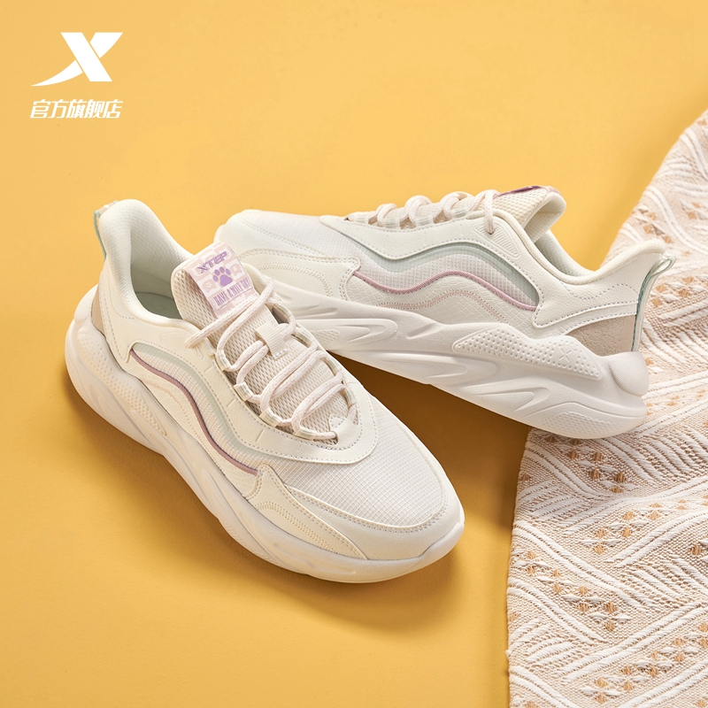 特步新款女鞋轻便系带运动鞋