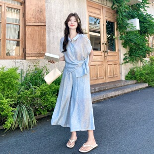浅蓝色慵懒松弛感休闲套装女2026新款夏系带衬衫裤腿九分裤两件套