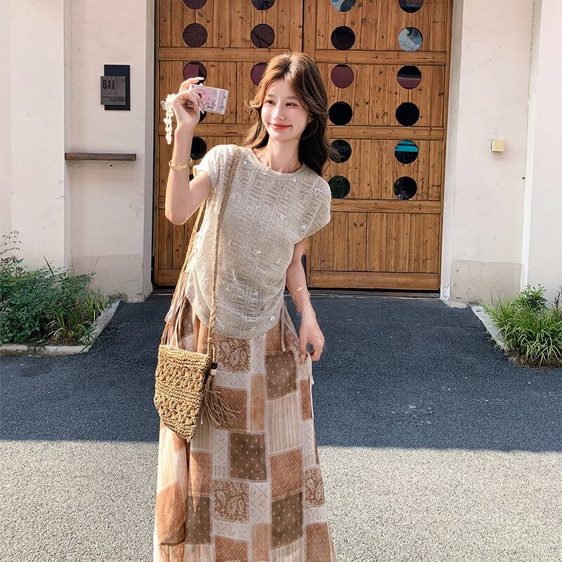氛围感度假风套装裙女夏季2026新款短袖罩衫吊带印花半身裙三件套