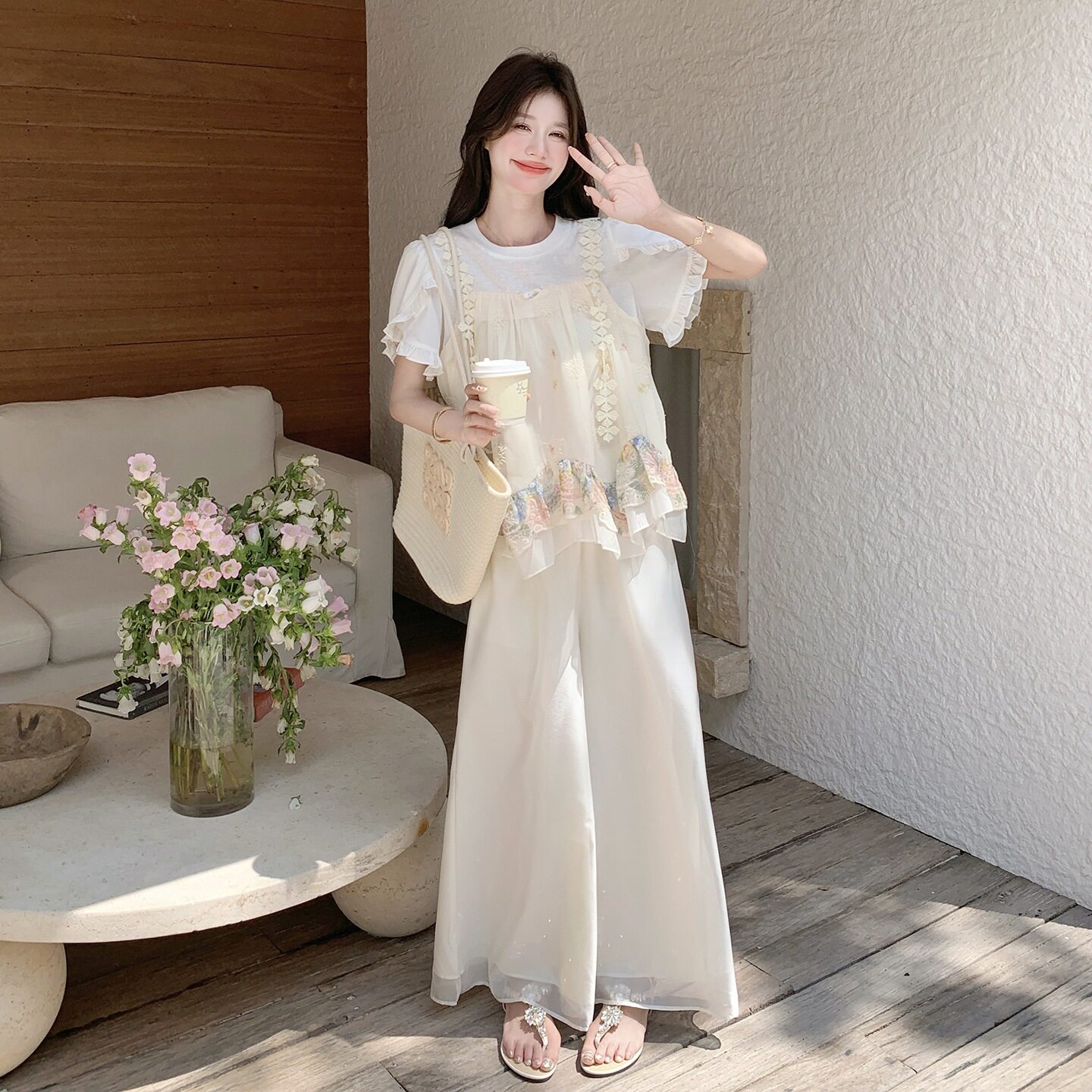 夏日松弛感甜美套装女2026新款气质蕾丝花边印花上衣阔腿裤两件套