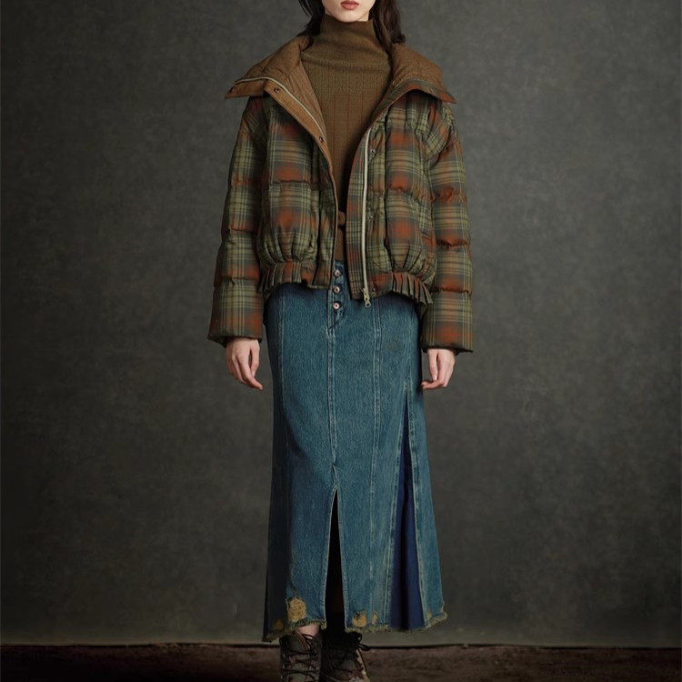 现货速发达家复古2023年冬季棉质混纺英伦格纹羽绒服女DAWW111041